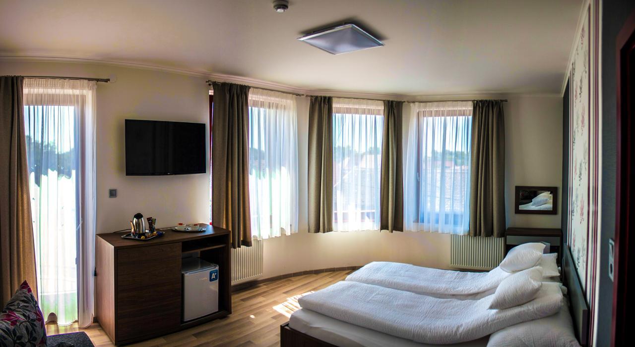 Sugo Panzio Bed & Breakfast Baja Luaran gambar